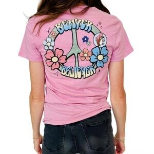 Buc-ees Pink Graphic T-Shirt with Cartoon Design Womens Small